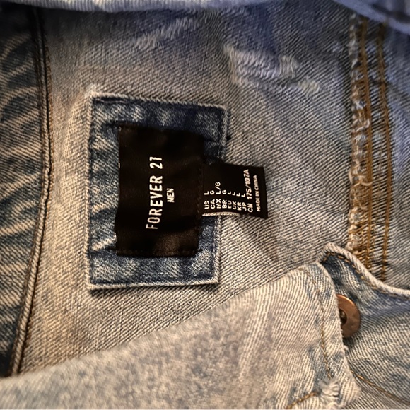 Ripped Jean jacket - Picture 2 of 2